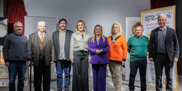eflatun-nuri-heyecani-basladi-karikaturler-siddete-karsi.jpg