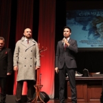 hikmetin-oglu-ayakta-alkislandi.jpg