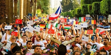 7den-70e-dunyanin-tum-renkleri-karnaval-coskusunu-13uncu-kez-yasayacak.jpg
