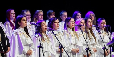 antakya-medeniyetler-korosu-6-subat-icin-yenisehirde-sahne-aldi.jpg