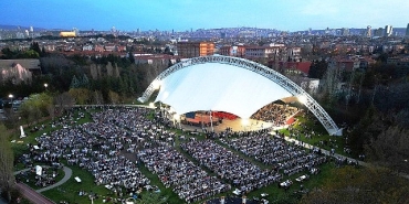 ankara-universitesinde-8-bin-ogrenci-iftar-sofrasinda-bulustu.jpg