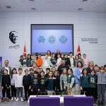 baskan-gorkem-duman-bucali-cocuklari-makaminda-agirladi.jpg