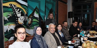baskan-sadi-ozdemir-universite-ogrencileriyle-sahurda-bulustu.jpg