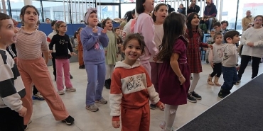 buyuksehir-belediyesinin-ramazan-etkinlikleri-dolu-dolu-geciyor-mili-irade-meydani-ramazanda-civil-civil.jpg