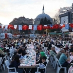 buyuksehirin-iftar-sofrasi-her-gun-3-bin-kisiyi-agirliyor.jpg