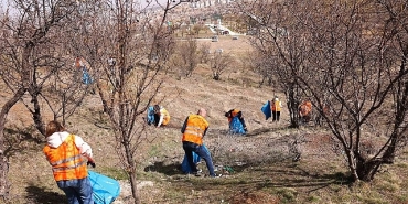 cankayada-universiteliler-cevre-icin-bir-araya-geldi.jpg