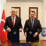 ege-universitesi-ile-izmir-cumhuriyet-bassavciligi-arasinda-iki-protokol-imzalandi.jpg