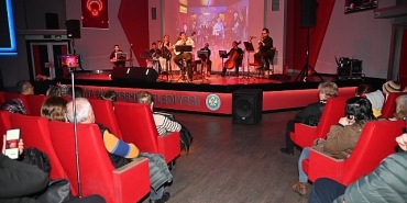 hijazkar-grubunun-bicare-aksamlar-konseri-manisalilarla-bulustu.jpg