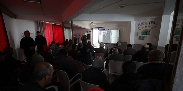 menderes-belediyesinden-bakimevi-etkinligi.jpg