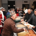 osmangazi-belediyesi-panayirda-iftar-sofrasi-kurdu.jpg