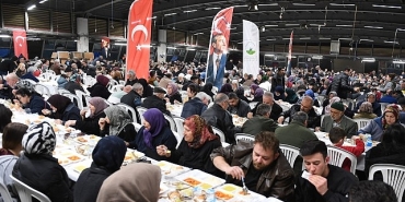 osmangazi-belediyesinin-iftar-sofrasi-doldu-tasti.jpg