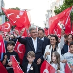 23-nisan-coskusu-izmirde-sokaklara-tasti.jpg