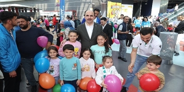 baskan-altay-bilim-merkezi-cocuk-senliginde-cocuklarin-coskusuna-ortak-oldu.jpg