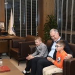baskan-taban-otizmli-cocuklarla-bulustu.jpg