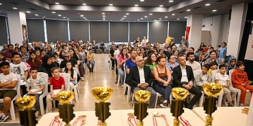 bornovada-23-nisan-coskusu-satrancla-taclandi.jpg