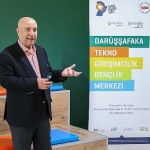 darussafakali-yazar-ismail-hayri-cemin-yeni-kitabi-icin-imza-gunu-duzenlendi.jpg