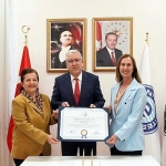 ege-universitesi-ebelik-bolumu-egitimde-kaliteyi-tescilledi.jpg