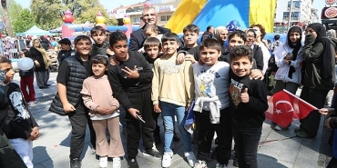 golcuklu-cocuklar-23-nisan-coskusunu-doyasiya-yasadilar.jpg