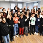 izmirli-cocuklar-kentin-gelecegini-sekillendiriyor.jpg