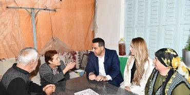 leyla-teyzeye-bayram-surprizi-sevgi-ve-turkulerle-dolu-ziyaret.jpg