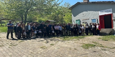mysia-yollarinda-baharin-tadini-cikardilar.jpg