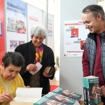 senal-sarihan-ve-zeki-sarihana-kitapseverlerden-yogun-ilgi.jpg