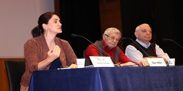 usta-yazarlar-edebiyatseverlerle-bir-araya-geldi.jpg