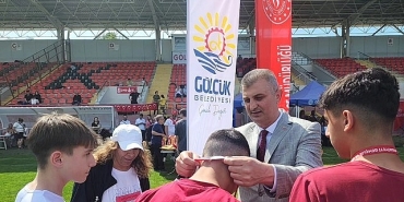 19-mayis-turnuvalarinda-dereceye-giren-okullar-odullendirildi.jpg