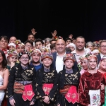 220-dansci-kusak-ile-hem-duygulari-hem-figurleri-sahneye-tasidi.jpg