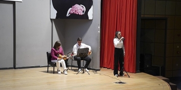 aliagada-gul-bayrami-etkinligi-duzenlendi.jpg