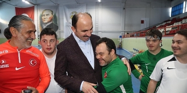 baskan-altay-engelleri-birlikte-asiyoruz.jpg