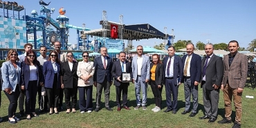 baskan-muhittin-bocek-6-yilimizda-24uncu-cevre-odulumuzu-aldik.jpg
