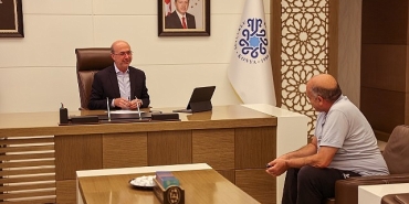 baskan-pekyatirmaci-halk-gununde-vatandaslarla-bir-araya-geldi.jpg