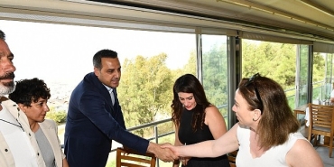 baskan-yildiz-muhtarlarla-bulustu.jpg