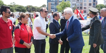 burhaniyede-19-mayis-coskusu-yasandi.jpg