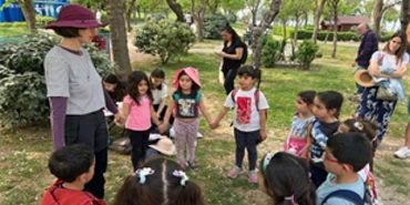 cocuklar-ormanda-kesif-ve-masal-yolculugunda-bulusuyor.jpg