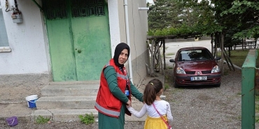 cocuklarin-bayramliklari-belediyeden.jpg