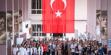 deude-genclik-sempozyumu-ve-bilim-sanat-senligi-coskusu.jpg