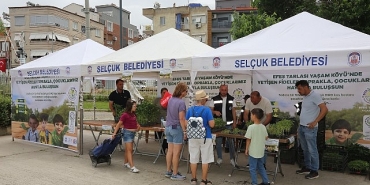 efes-tarlasi-yasam-koyunde-dagitilan-fideler-dmd-hastasi-cocuklara-umut-oldu.jpg