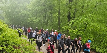 inegolde-19-mayis-kutlamalari-doga-yuruyusu-ile-basladi.jpg