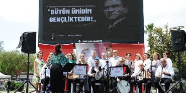 karsiyakada-19-mayis-festivalle-kutlaniyor.jpg