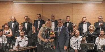 konservatuvar-sanatcilari-sahne-aldi.jpg