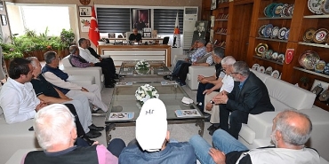 kuzderede-yasayan-vatandaslardan-baskan-topalogluna-anlamli-ziyaret.jpg