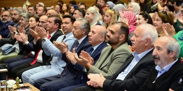 mikrofon-10lardada-genc-sesler-yeteneklerini-konusturdu.jpg
