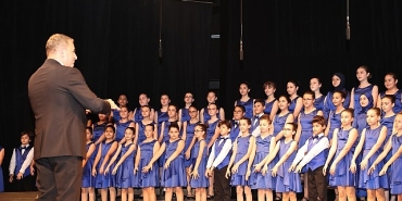 nilufer-cocuk-ve-genclik-korolari-yil-sonu-konserinde-buyuledi.jpg