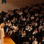 nilufer-senfoni-orkestrasi-ilk-konserinde-gulsin-onayi-agirladi.jpg