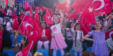ozlem-duyulan-19-mayis-kutlamalari-kecioreni-costurdu.jpg