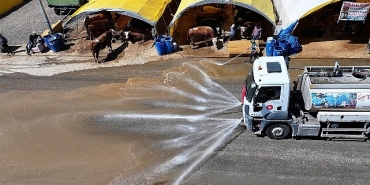 temiz-ve-guvenli-kurban-pazari-keciorende.jpg