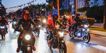 yenisehir-belediyesi-19-mayista-sehir-korteji-duzenledi.jpg