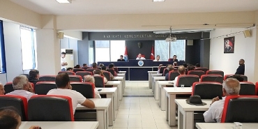 baskan-cicek-muhtarlarla-bulustu.jpg